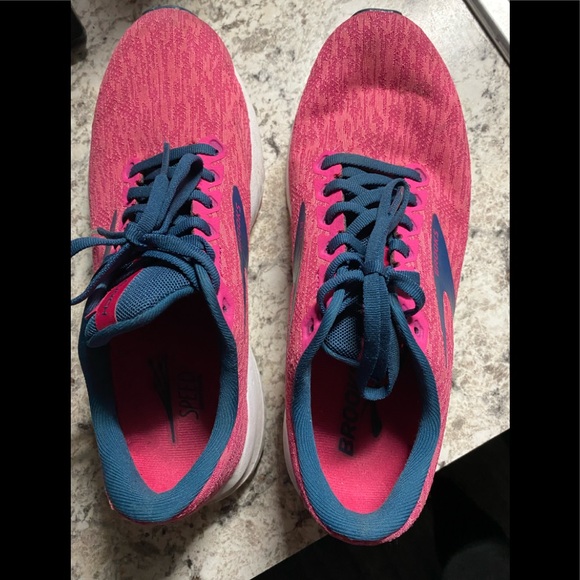 Brooks Launch 7 - Picture 1 of 2